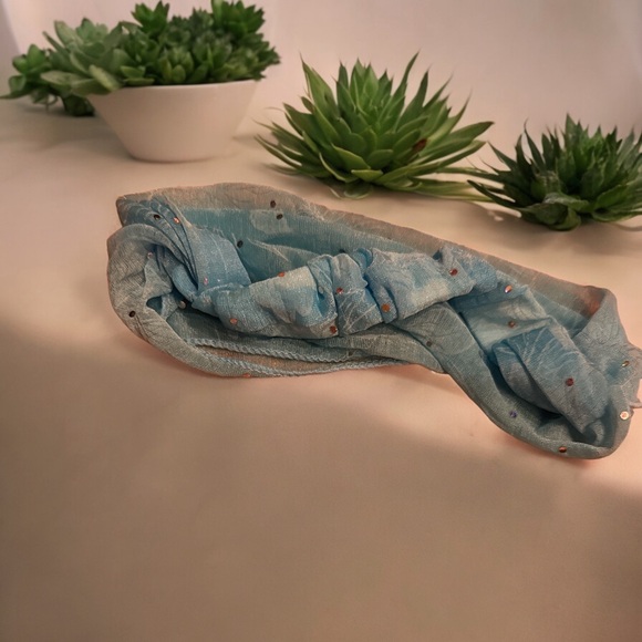 Three super cute headbands - Picture 5 of 8